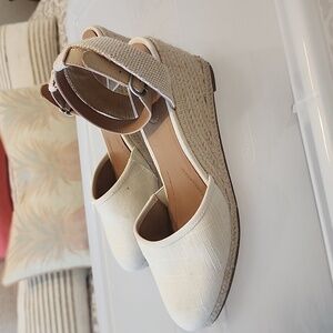 Style & Co. Beige Wedge Espadrilles Size 9w